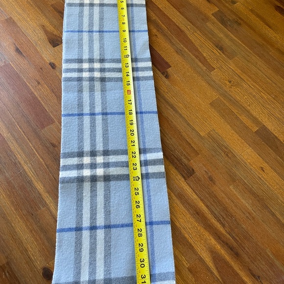 Burberry Scarf Baby Blue Nova Check Reversible Wool Made in Scotland GUC - Picture 3 of 16